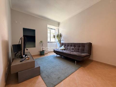 Arrenda-se moradia t2 com garagem no centro de palmela