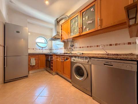 Arrenda-se moradia t2 com garagem no centro de palmela