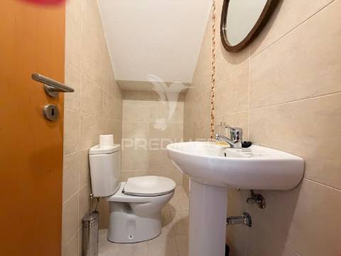 Arrenda-se moradia t2 com garagem no centro de palmela