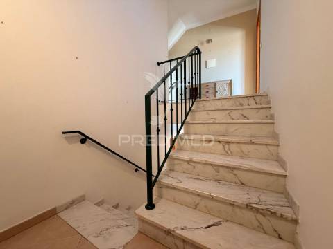 Arrenda-se moradia t2 com garagem no centro de palmela