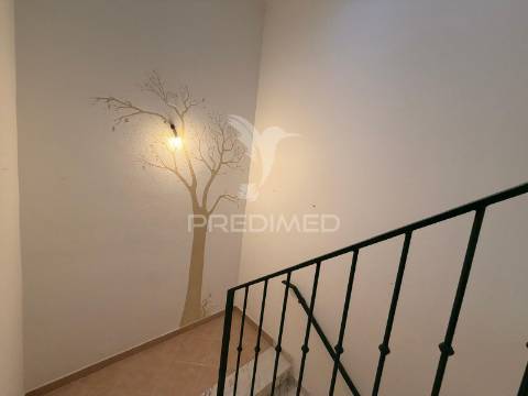 Arrenda-se moradia t2 com garagem no centro de palmela