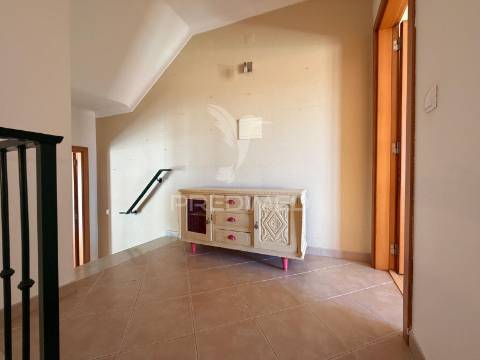 Arrenda-se moradia t2 com garagem no centro de palmela