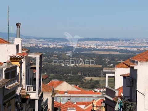Arrenda-se moradia t2 com garagem no centro de palmela