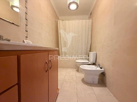 Arrenda-se moradia t2 com garagem no centro de palmela