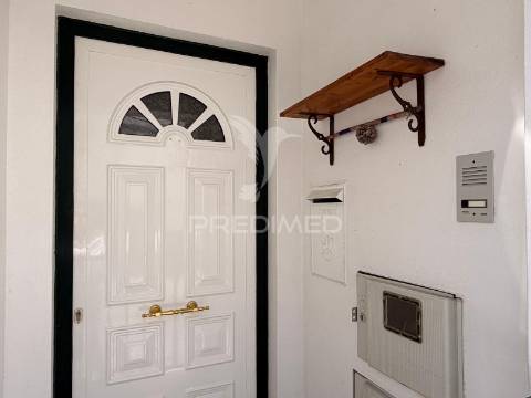 Arrenda-se moradia t2 com garagem no centro de palmela