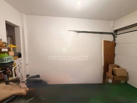 Arrenda-se moradia t2 com garagem no centro de palmela