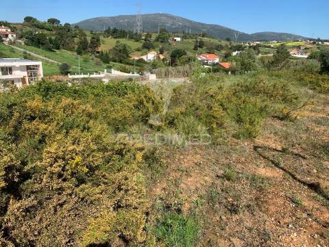 Terreno urbano em abrigada (alenquer)