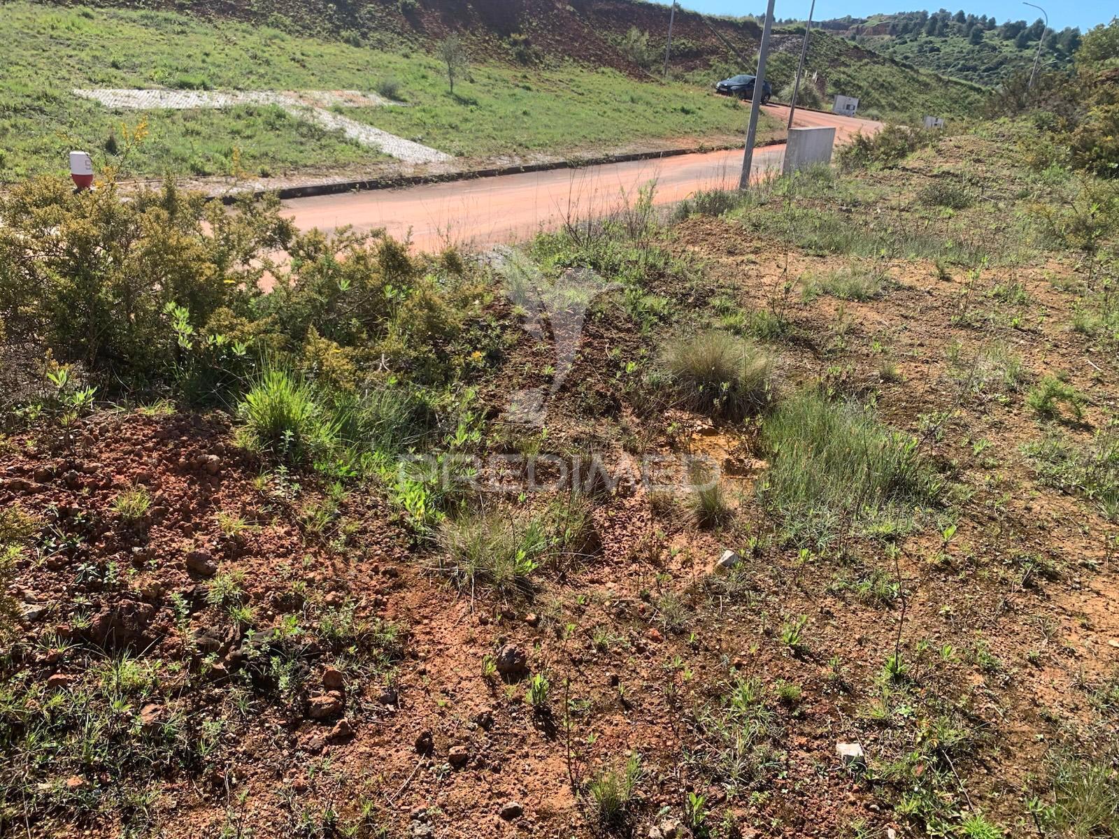 Terreno urbano em abrigada (alenquer)