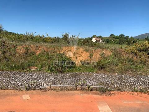 Terreno urbano em abrigada (alenquer)
