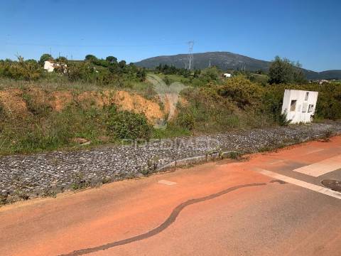 Terreno urbano em abrigada (alenquer)