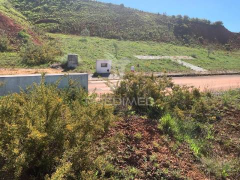 Terreno urbano em abrigada (alenquer)