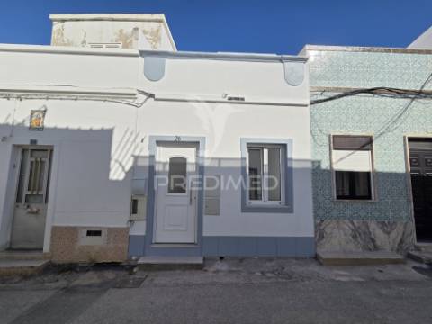 Casa de pescador renovada com açoteia e mirante – olhão