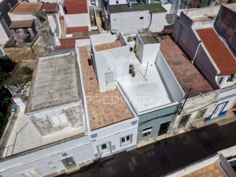 Casa de pescador renovada com açoteia e mirante – olhão