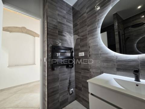 Casa de pescador renovada com açoteia e mirante – olhão