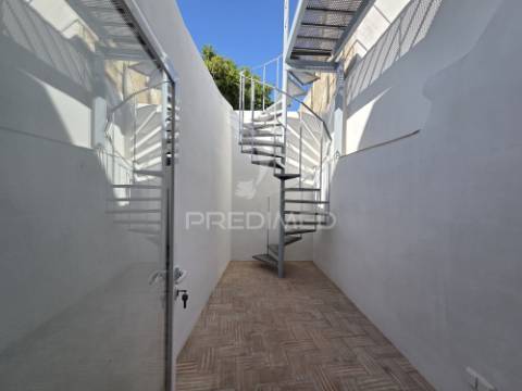 Casa de pescador renovada com açoteia e mirante – olhão