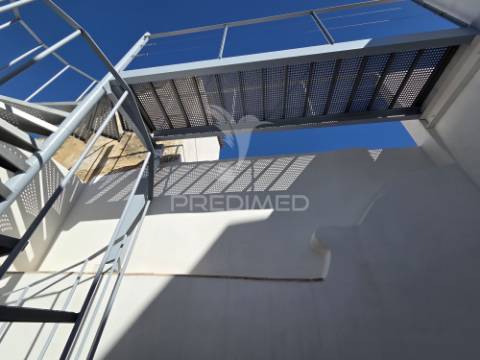 Casa de pescador renovada com açoteia e mirante – olhão