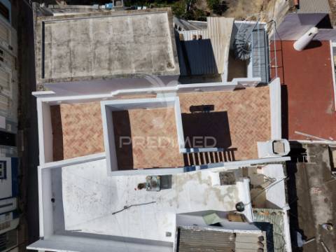 Casa de pescador renovada com açoteia e mirante – olhão