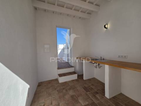 Casa de pescador renovada com açoteia e mirante – olhão