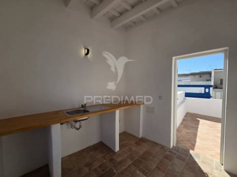 Casa de pescador renovada com açoteia e mirante – olhão