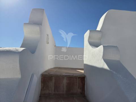 Casa de pescador renovada com açoteia e mirante – olhão