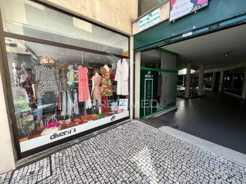 Trespasse loja comercial em macedo de cavaleiros