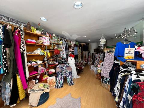 Trespasse loja comercial em macedo de cavaleiros