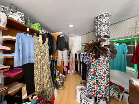 Trespasse loja comercial em macedo de cavaleiros