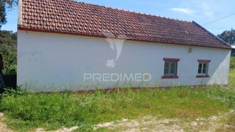 Quinta com moradia t3 e adega,lavre,montemor o novo.