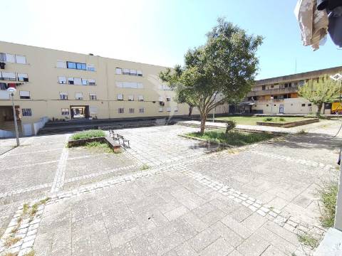 Apartamento t1 na fonte da prata.