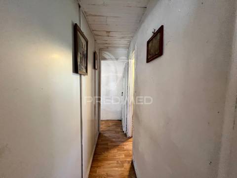 Moradia t3 com garagem e terreno em samorinha – carrazeda de ansiães