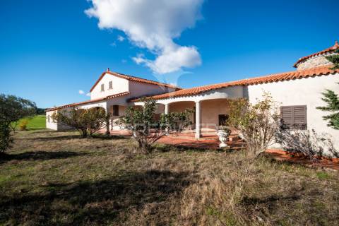 Quinta única com mais de 18 hectares junto a marialva e ao douro