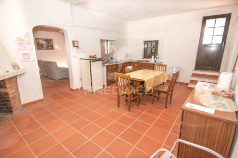 Quinta única com mais de 18 hectares junto a marialva e ao douro