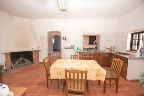 Quinta única com mais de 18 hectares junto a marialva e ao douro