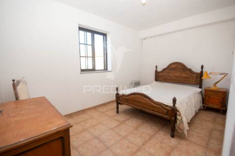 Quinta única com mais de 18 hectares junto a marialva e ao douro