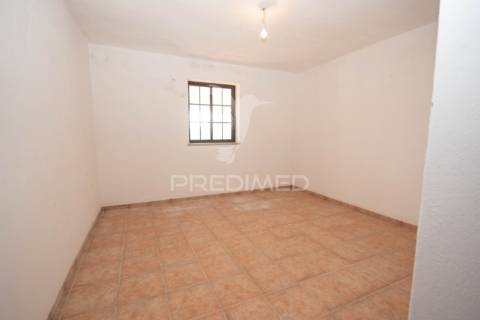 Quinta única com mais de 18 hectares junto a marialva e ao douro