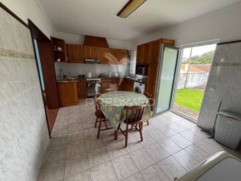 Moradia t3 à venda em santa luzia – angra do heroísmo