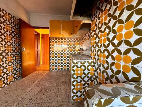 Apartamento t4 com varandas em setúbal