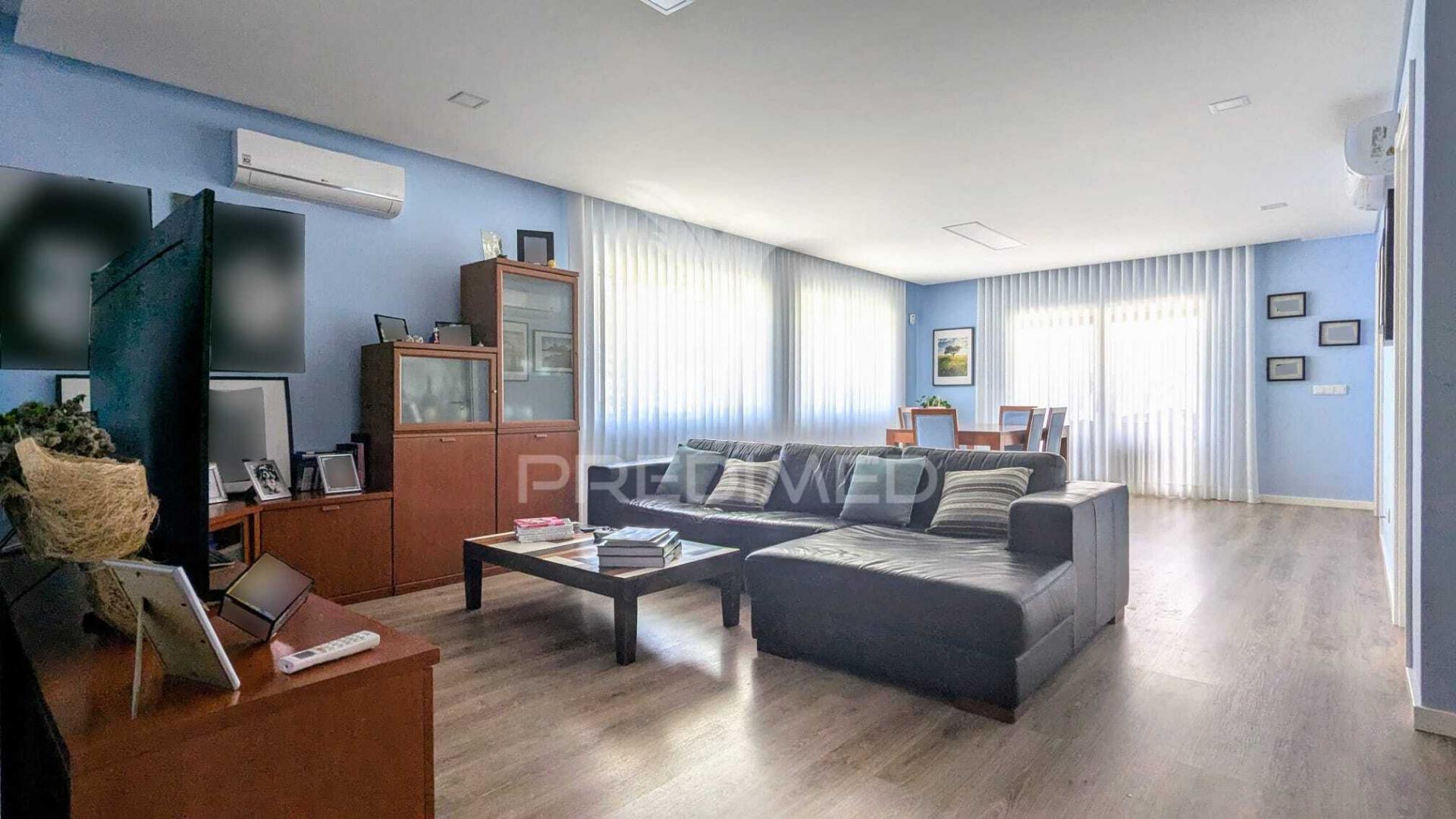 Moradia independente t4 + 1 bairro girassol - caneças