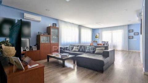 Moradia independente t4 + 1 bairro girassol - caneças