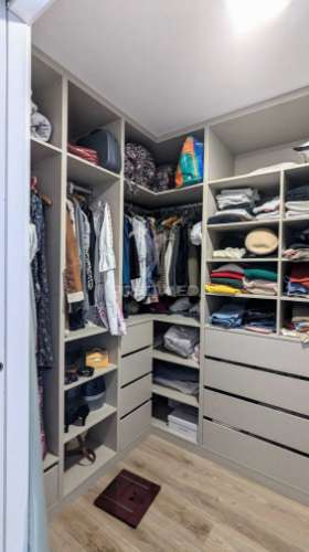 Moradia independente t4 + 1 bairro girassol - caneças