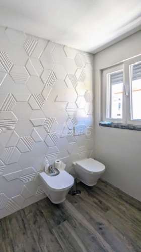 Moradia independente t4 + 1 bairro girassol - caneças