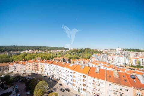 Luxuoso apartamento t4 em lisboa com vista panorâmica em condomínio fechado