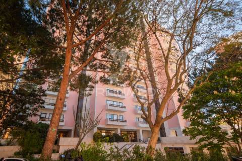 Luxuoso apartamento t4 em lisboa com vista panorâmica em condomínio fechado