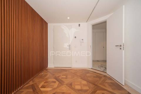 Luxuoso apartamento t4 em lisboa com vista panorâmica em condomínio fechado