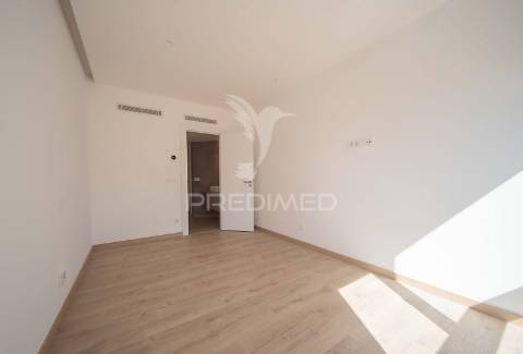 Luxuoso apartamento t4 em lisboa com vista panorâmica em condomínio fechado