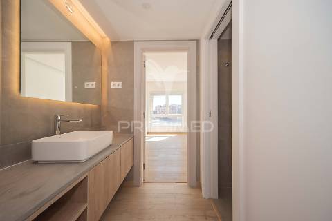 Luxuoso apartamento t4 em lisboa com vista panorâmica em condomínio fechado