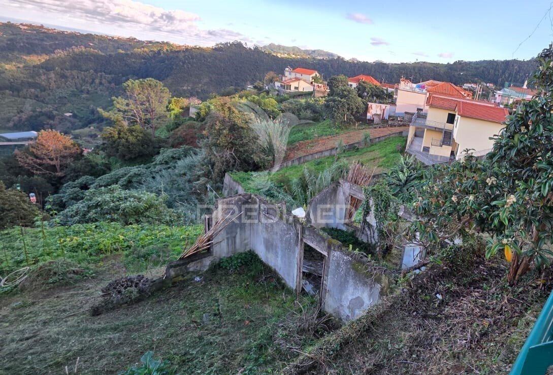 Terreno com vista atlântica e montanha – ilha, santana | madeira