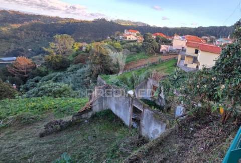 Terreno com vista atlântica e montanha – ilha, santana | madeira