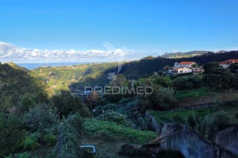 Terreno com vista atlântica e montanha – ilha, santana | madeira