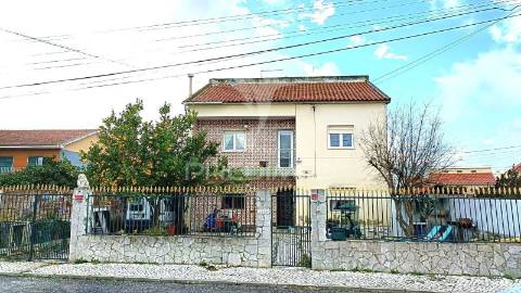 Moradia t5 bi-familiar